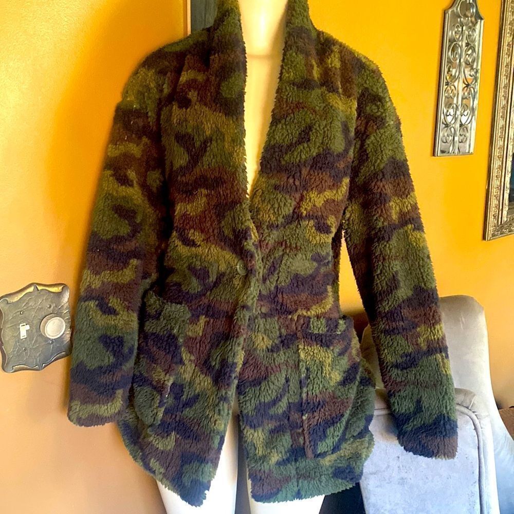 Sexy Stoosh Camo coat jacket super SOFT cozy Army Green Small